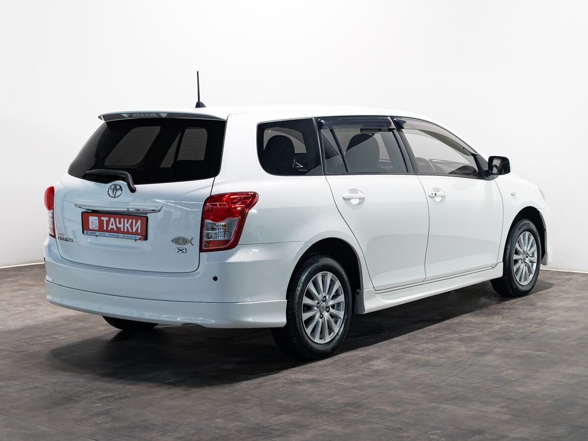 Toyota Corolla 2012 - фото автомобиля