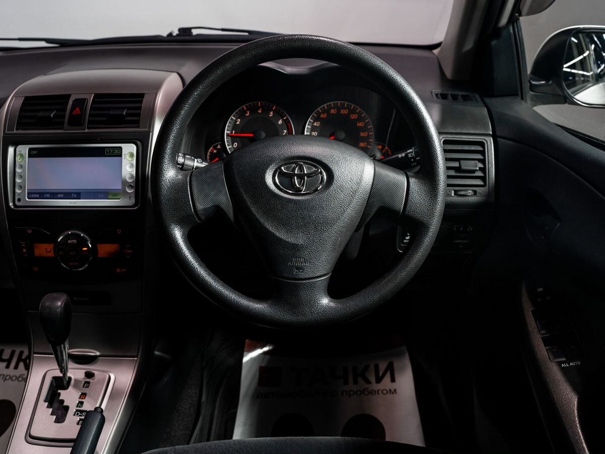 Toyota Corolla 2012 - фото автомобиля