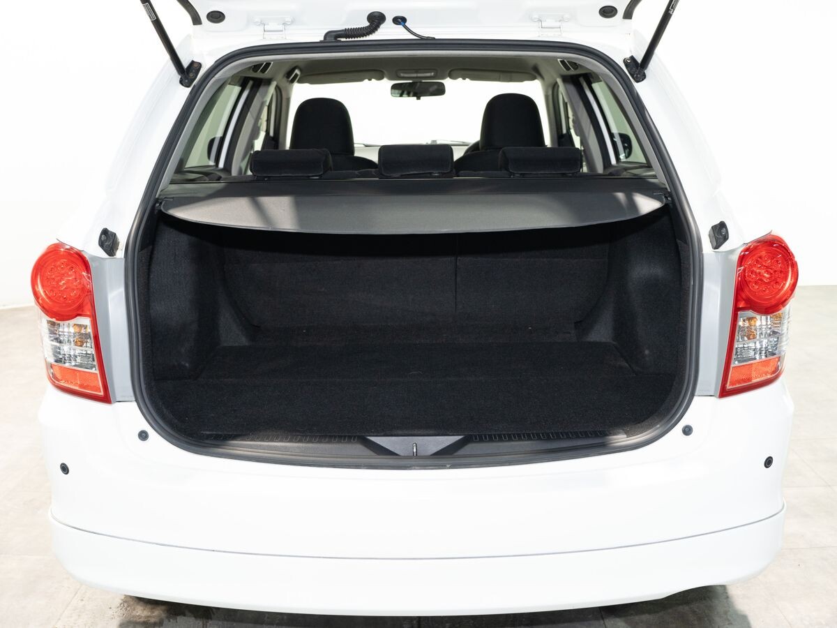 Toyota Corolla 2012 - фото автомобиля