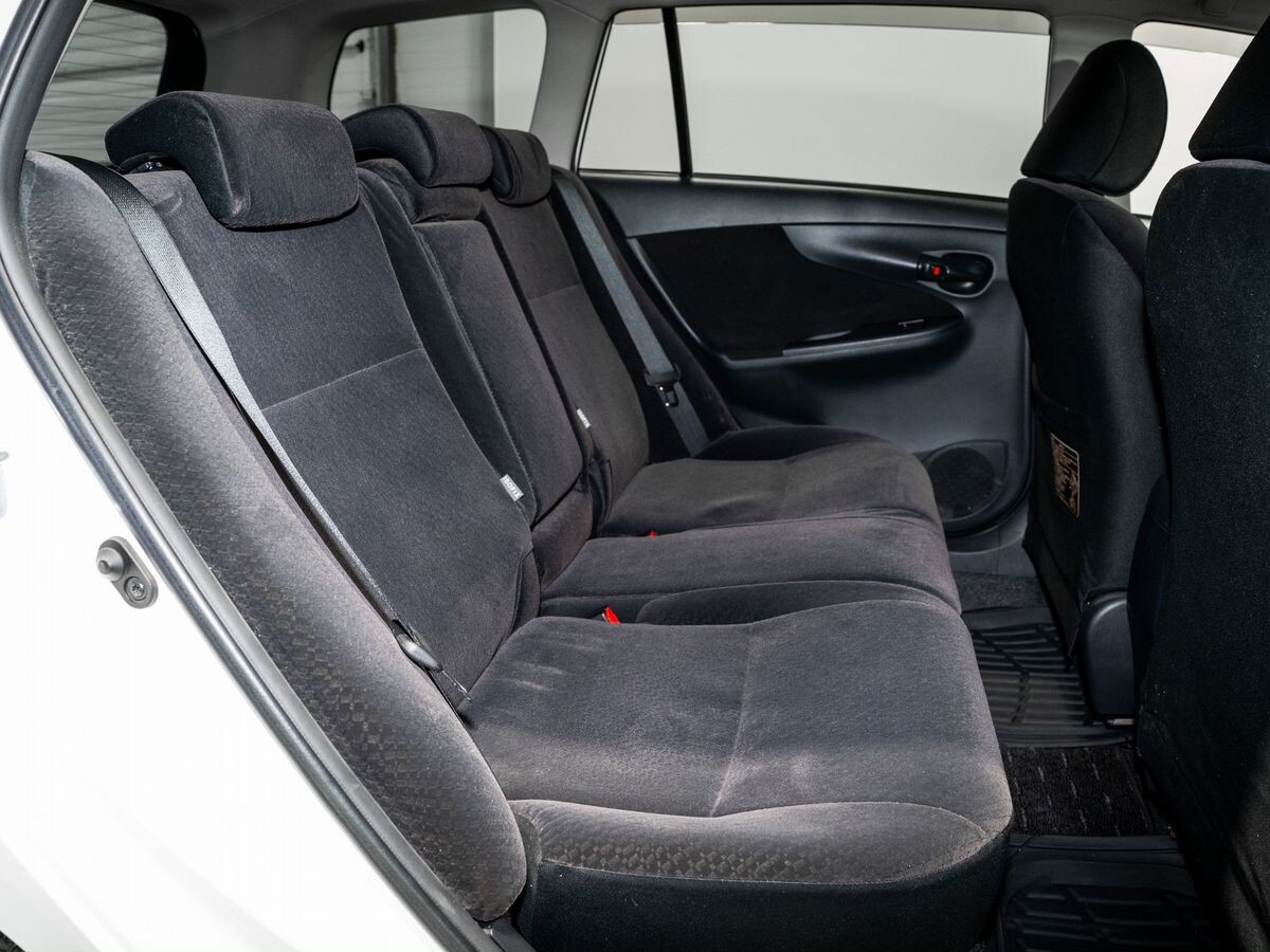 Toyota Corolla 2012 - фото автомобиля