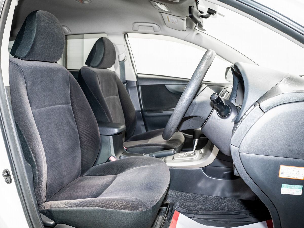 Toyota Corolla 2012 - фото автомобиля