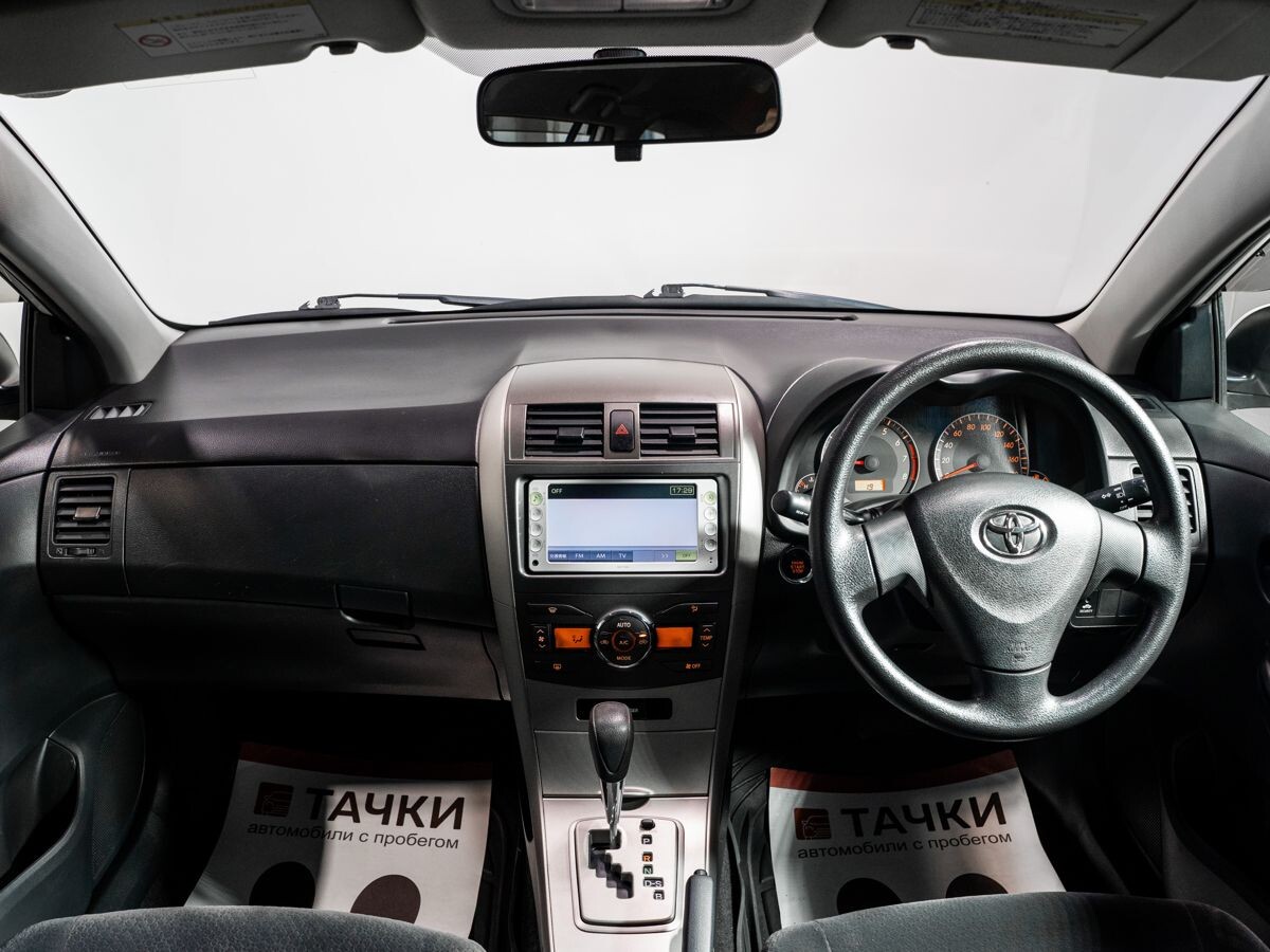 Toyota Corolla 2012 - фото автомобиля