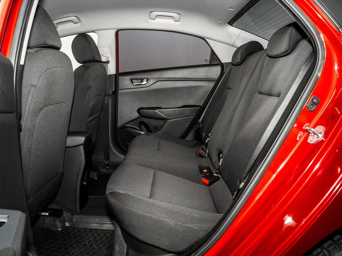 Hyundai Solaris 2021 - фото автомобиля