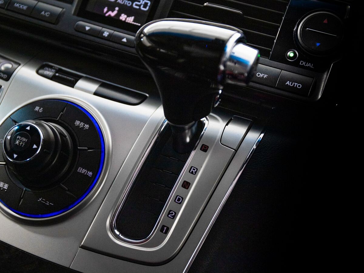 Honda Elysion 2009 - фото автомобиля