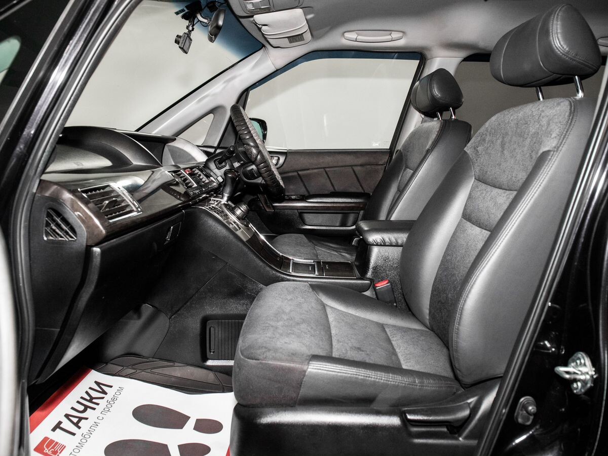 Honda Elysion 2009 - фото автомобиля