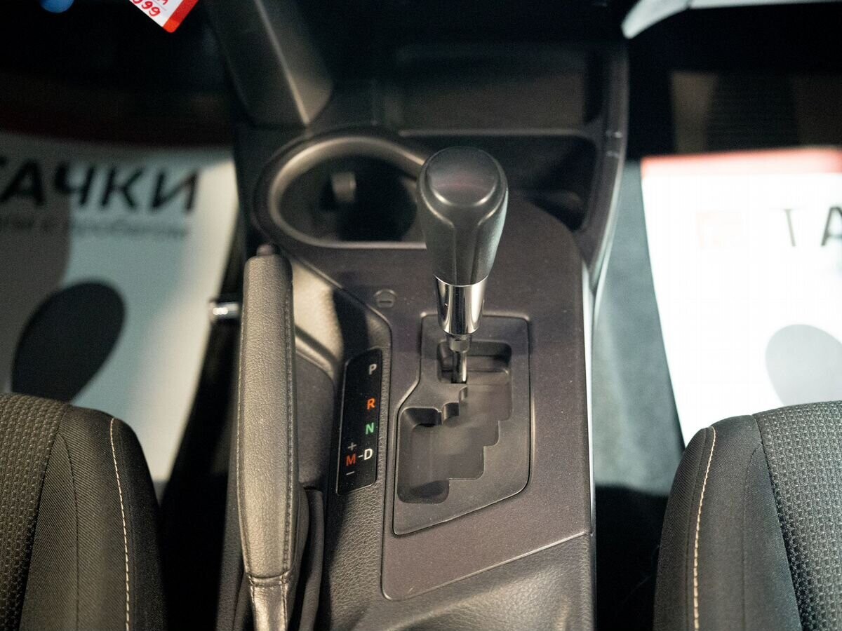 Toyota RAV4 2016 - фото автомобиля