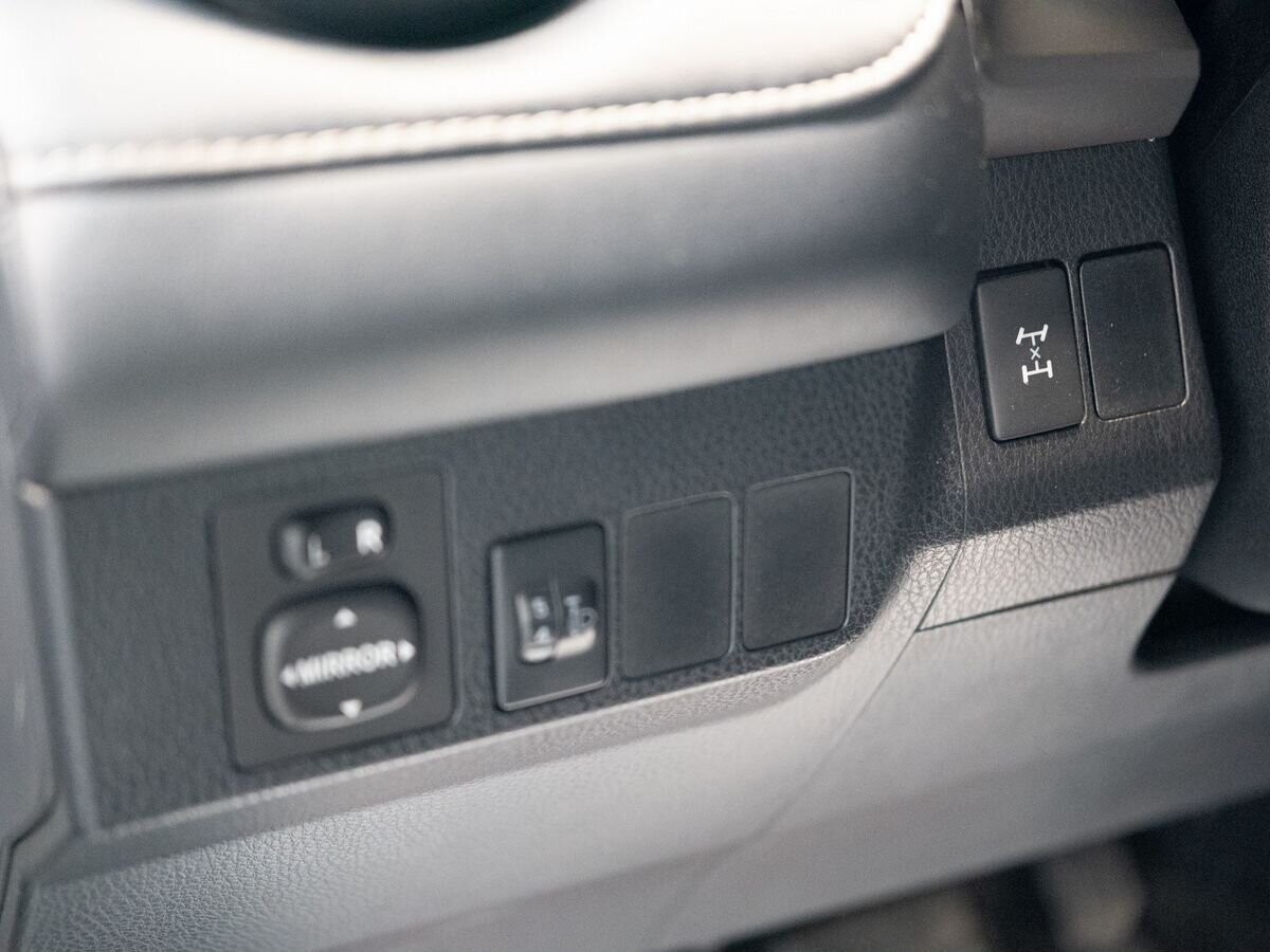 Toyota RAV4 2016 - фото автомобиля