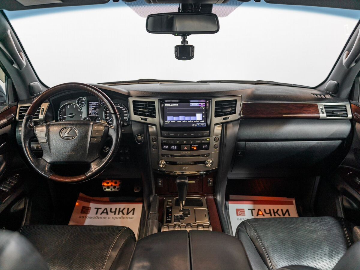 Lexus LX 2015 - фото автомобиля