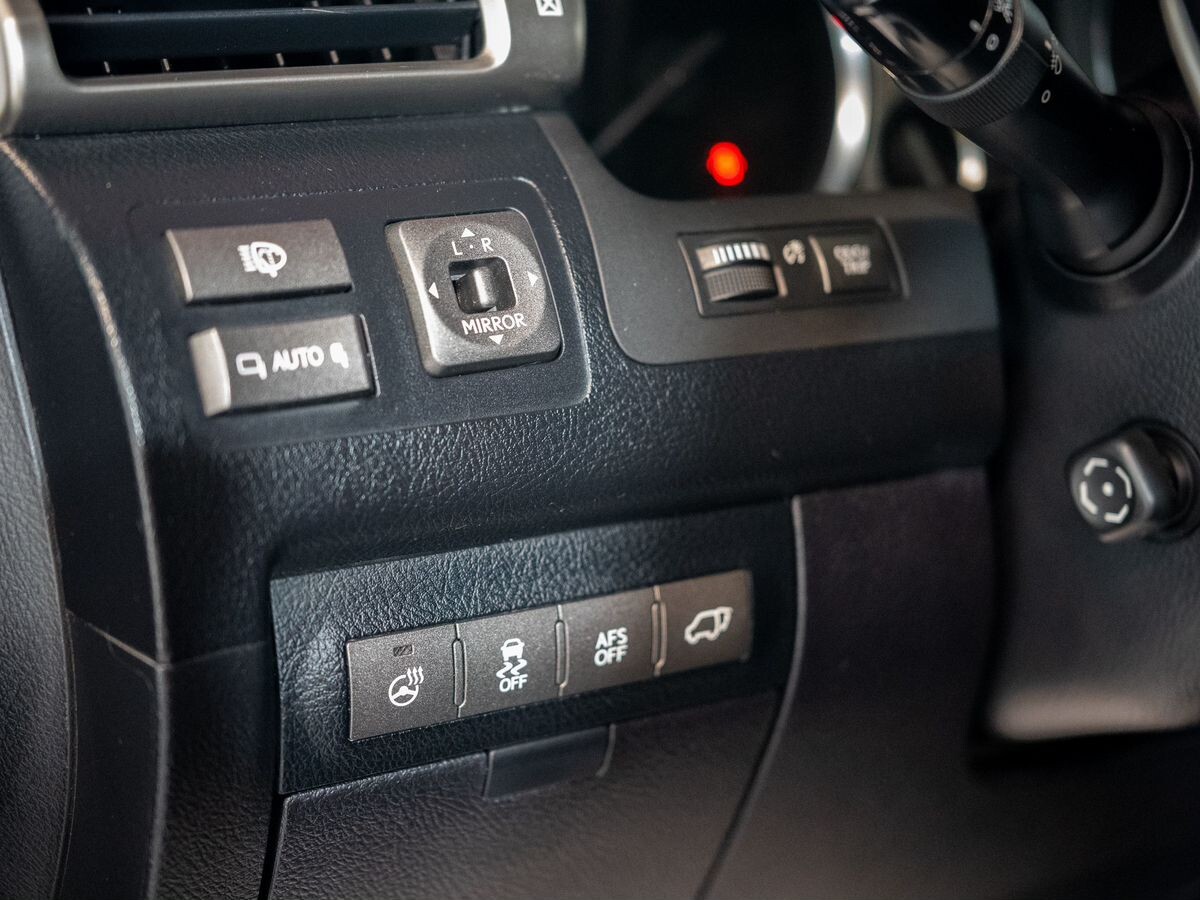 Lexus LX 2015 - фото автомобиля