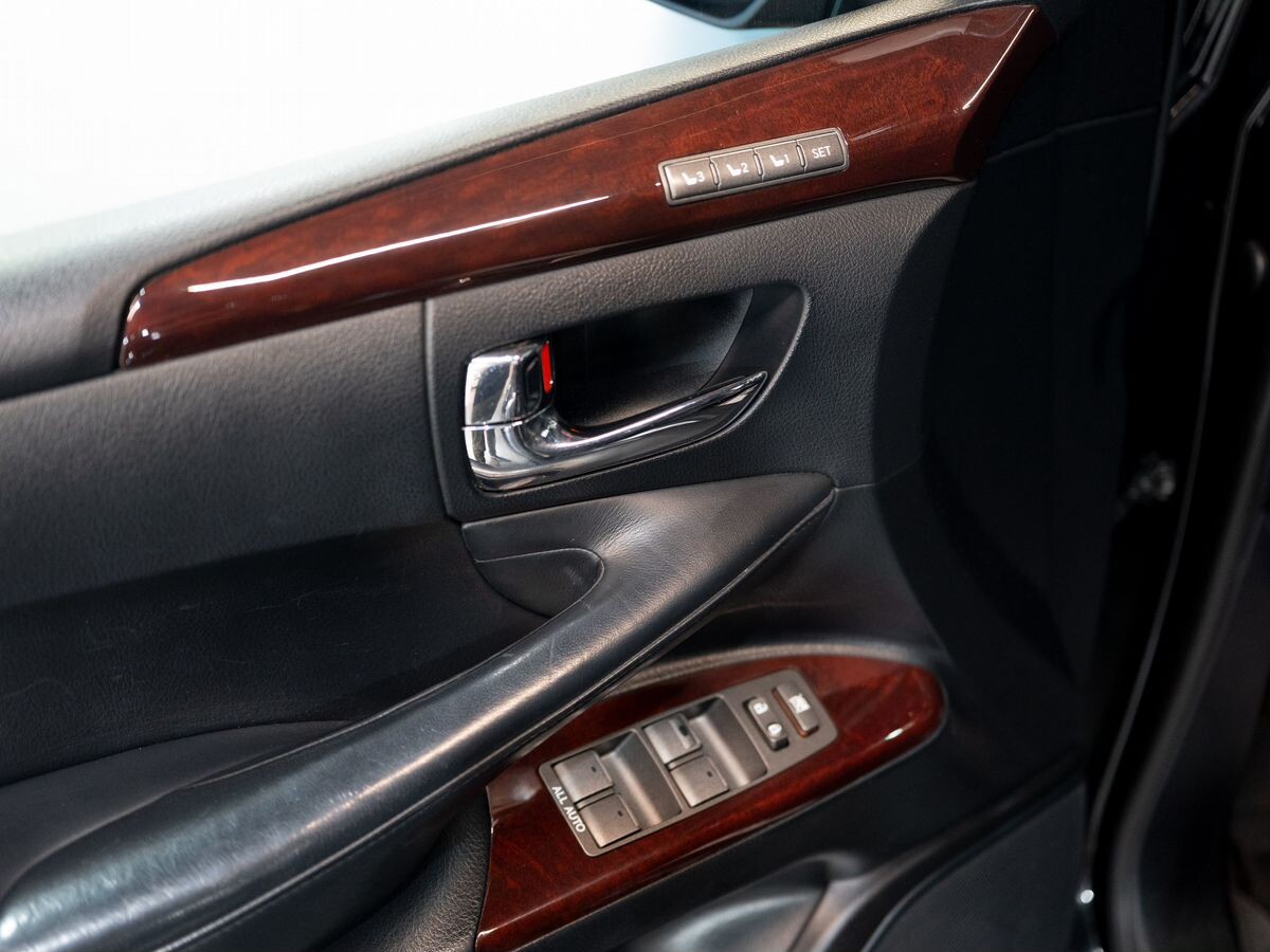 Lexus LX 2015 - фото автомобиля