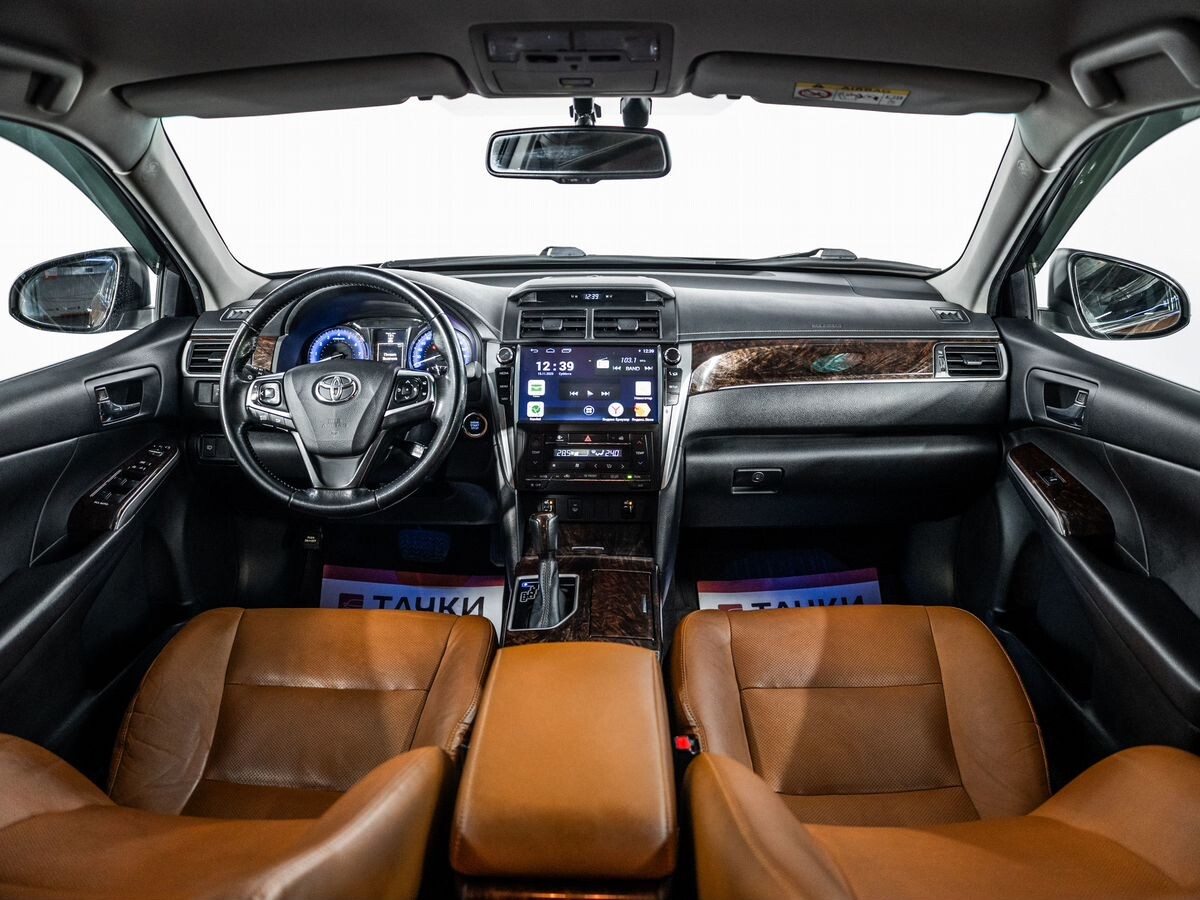 Toyota Camry 2017 - фото автомобиля