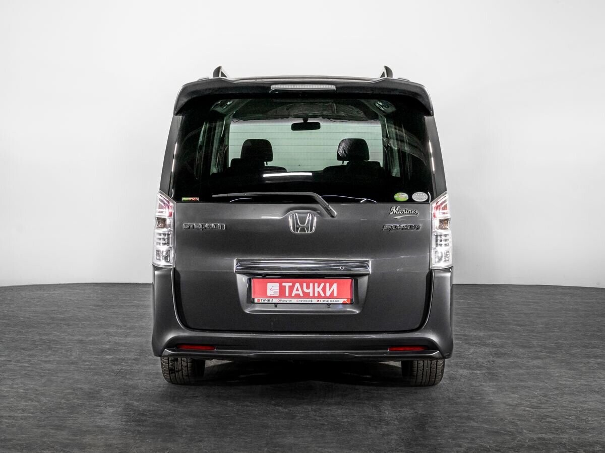 Honda Stepwgn 2010 - фото автомобиля