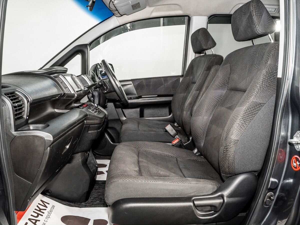 Honda Stepwgn 2010 - фото автомобиля