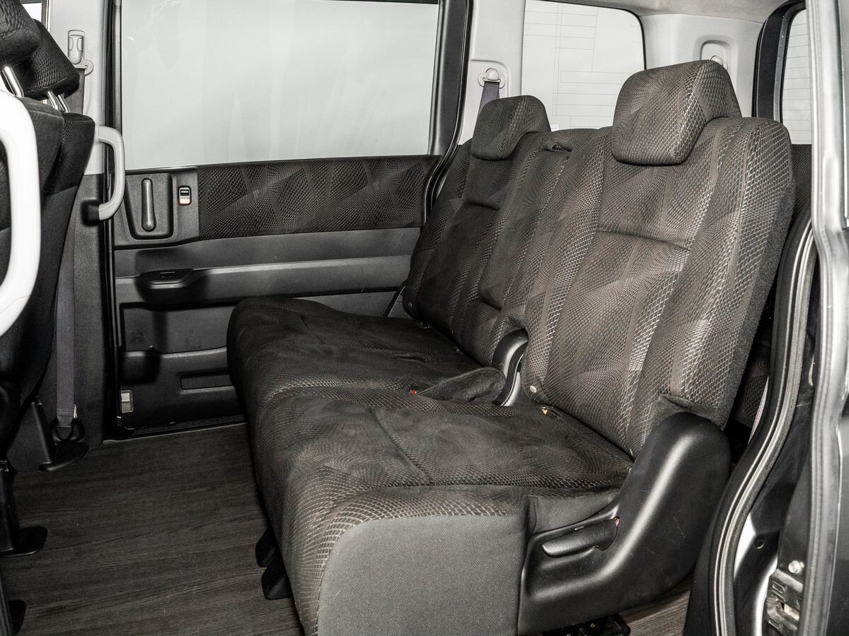 Honda Stepwgn 2010 - фото автомобиля