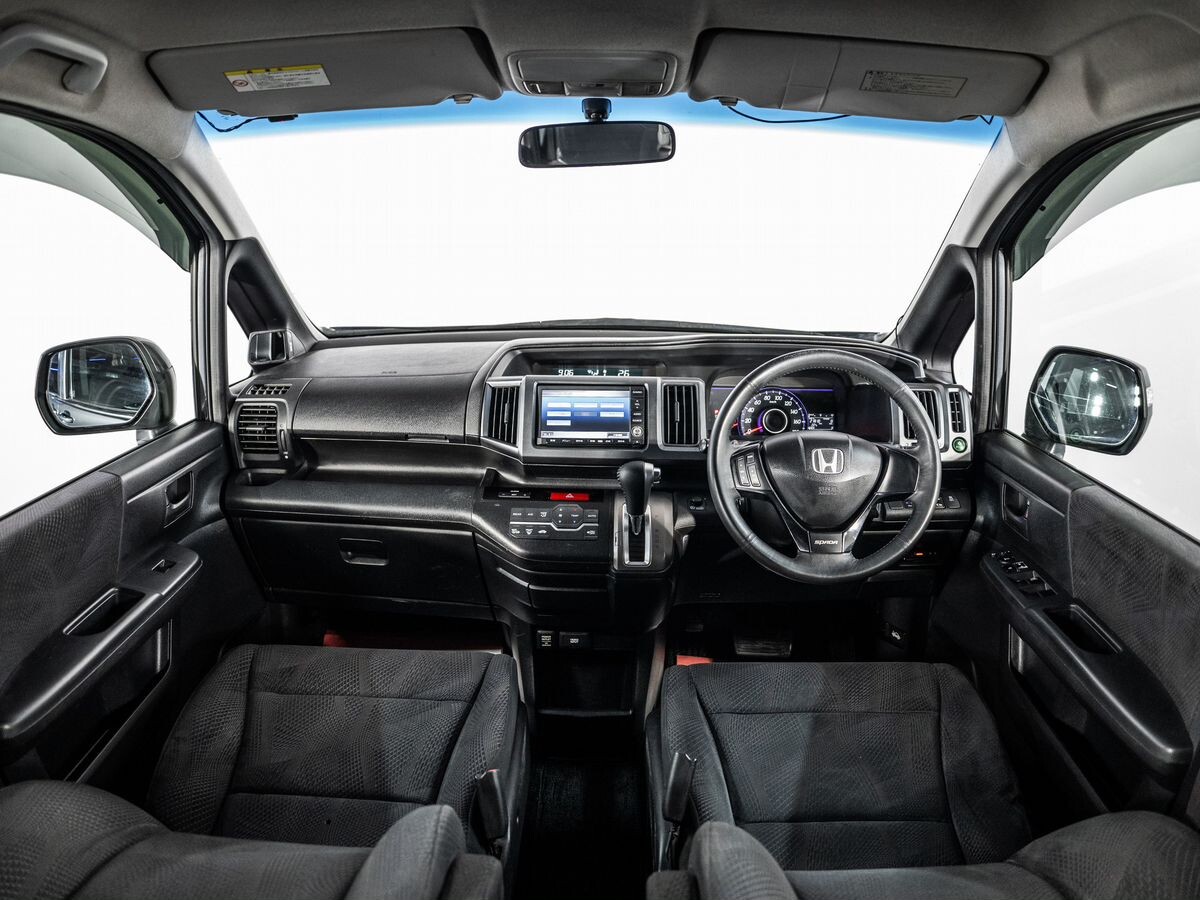 Honda Stepwgn 2010 - фото автомобиля