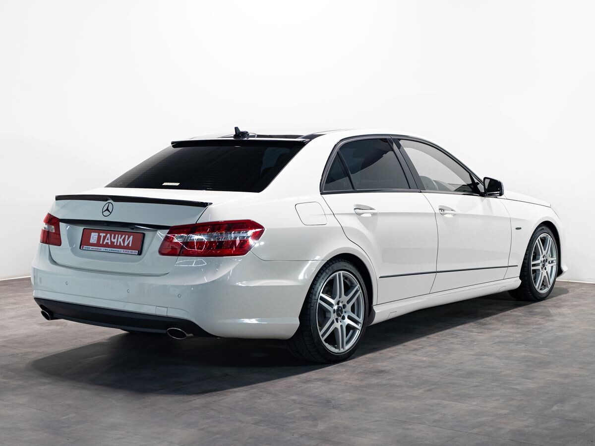 Mercedes-Benz E-Класс 2011 - фото автомобиля