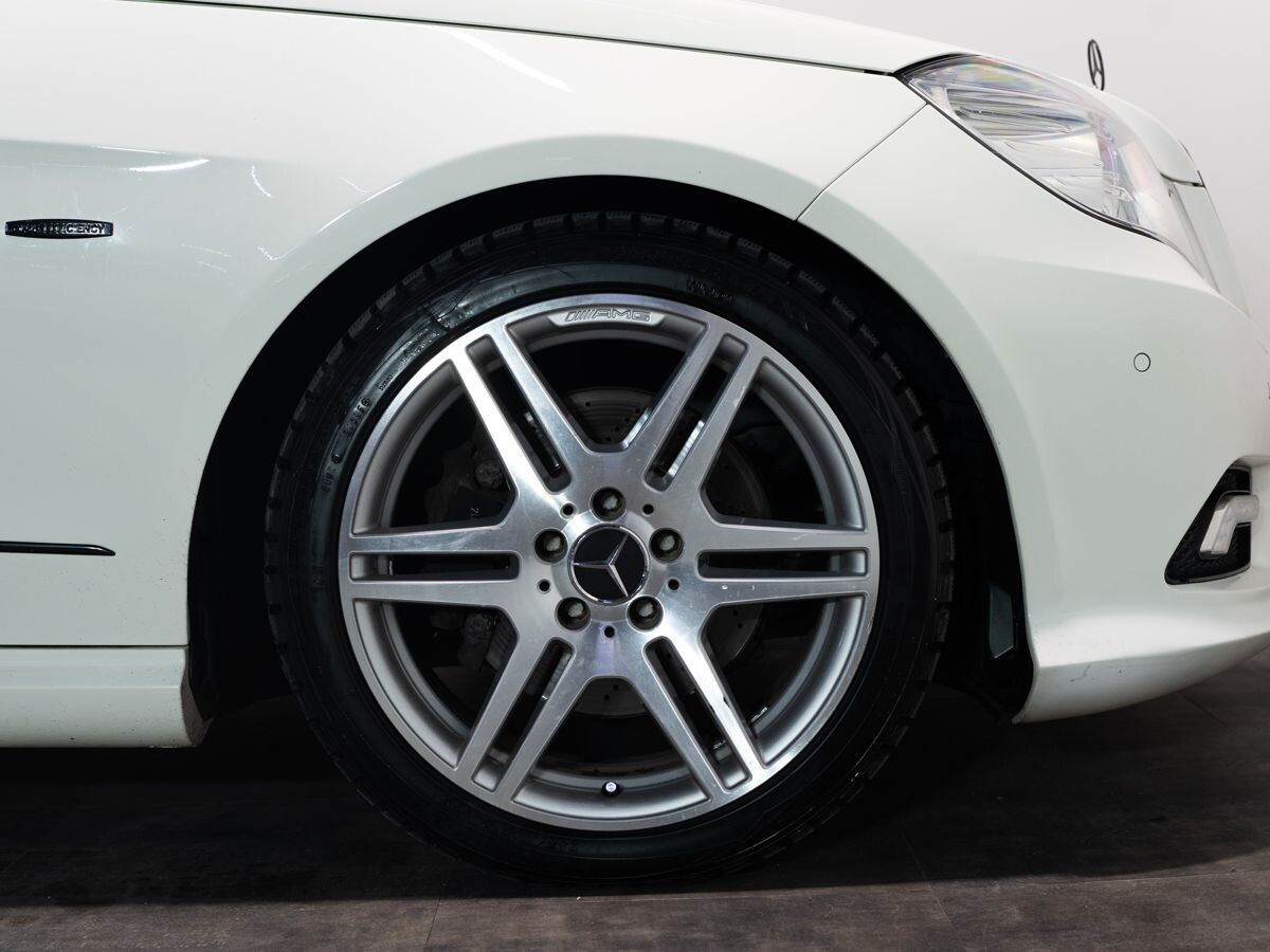 Mercedes-Benz E-Класс 2011 - фото автомобиля