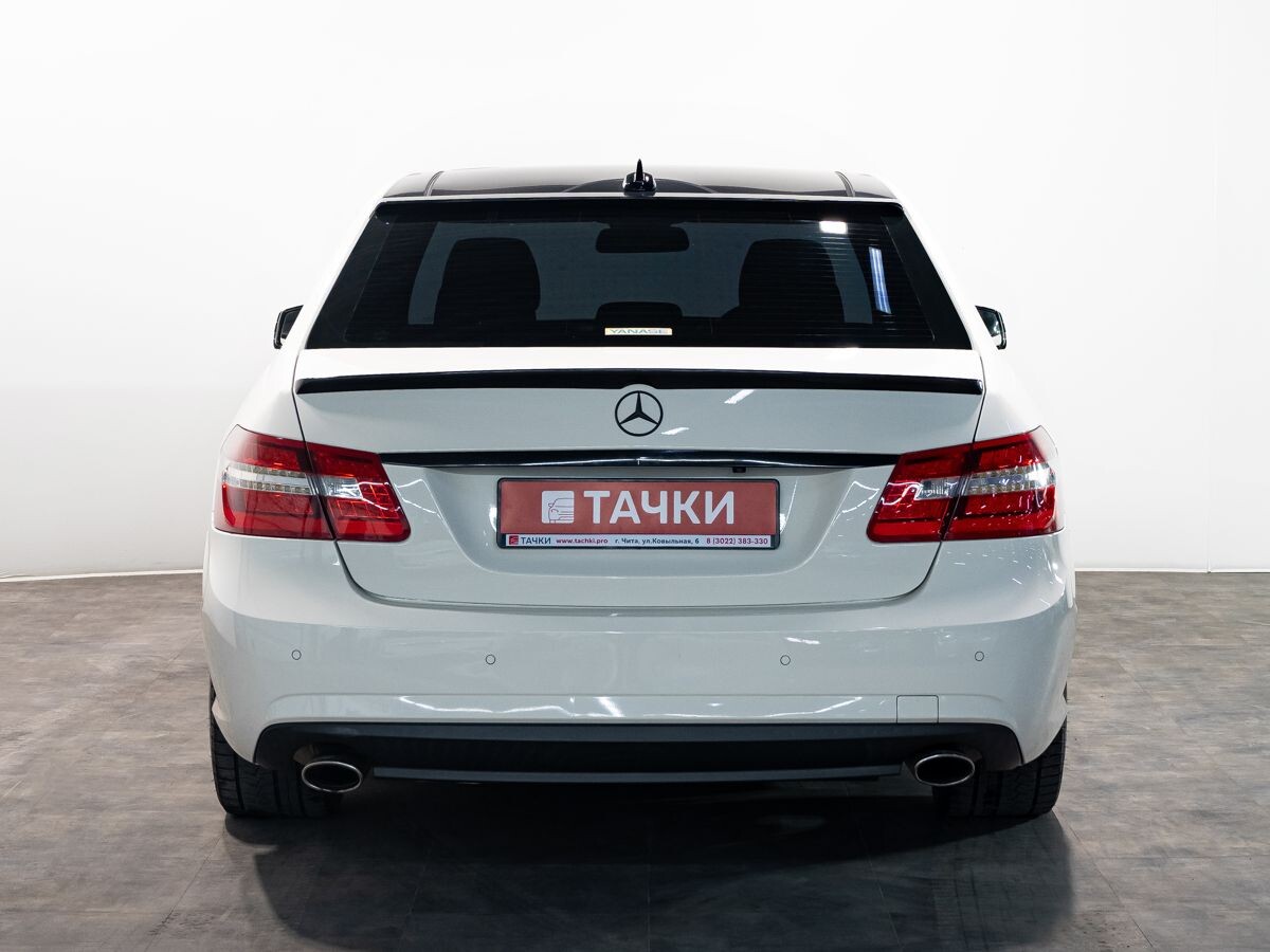 Mercedes-Benz E-Класс 2011 - фото автомобиля