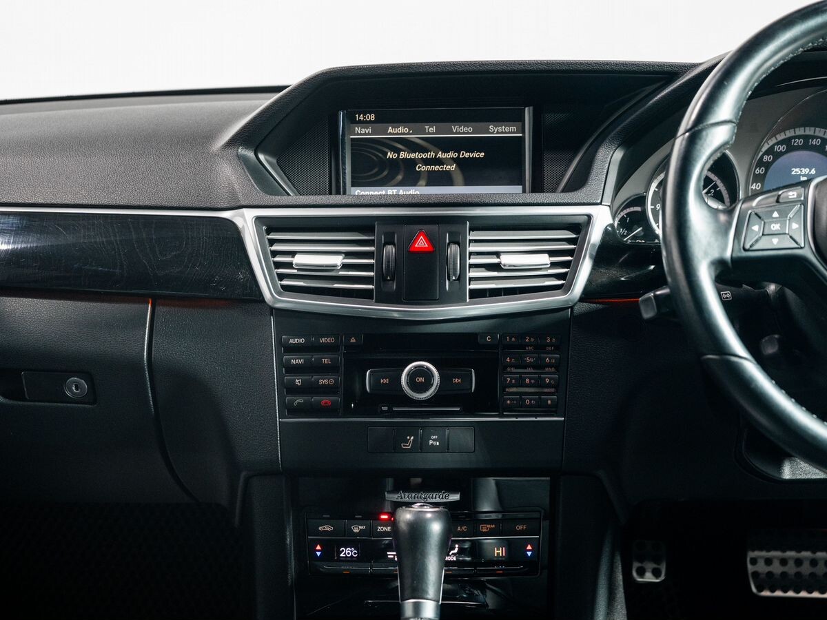 Mercedes-Benz E-Класс 2011 - фото автомобиля