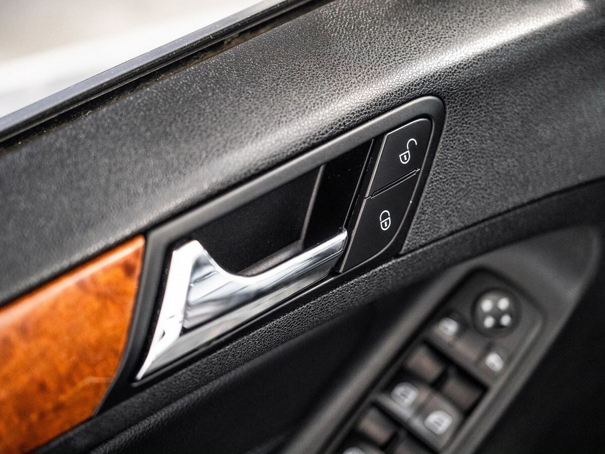 Mercedes-Benz M-Класс 2009 - фото автомобиля