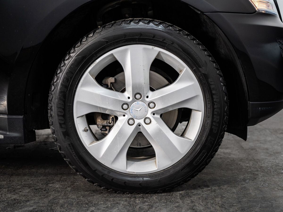 Mercedes-Benz M-Класс 2009 - фото автомобиля