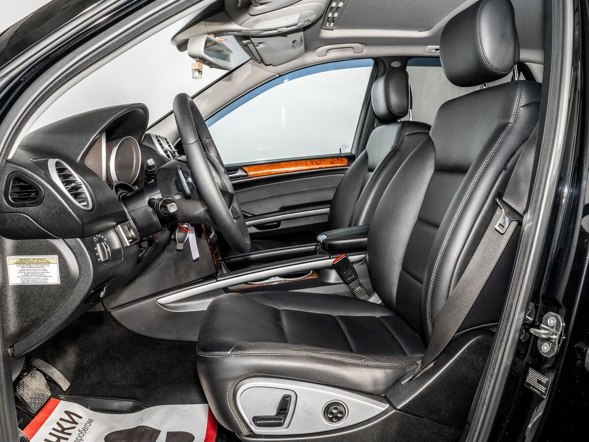 Mercedes-Benz M-Класс 2009 - фото автомобиля