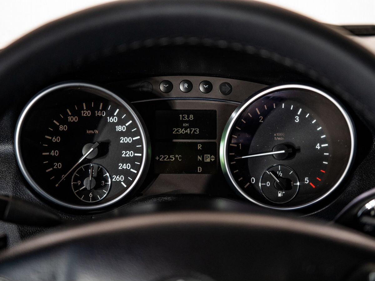 Mercedes-Benz M-Класс 2009 - фото автомобиля