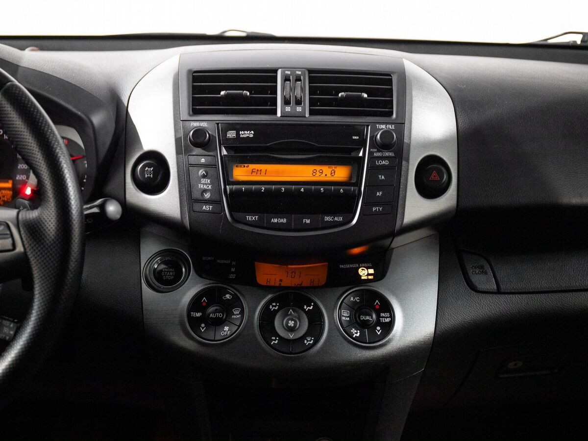 Toyota RAV4 2010 - фото автомобиля