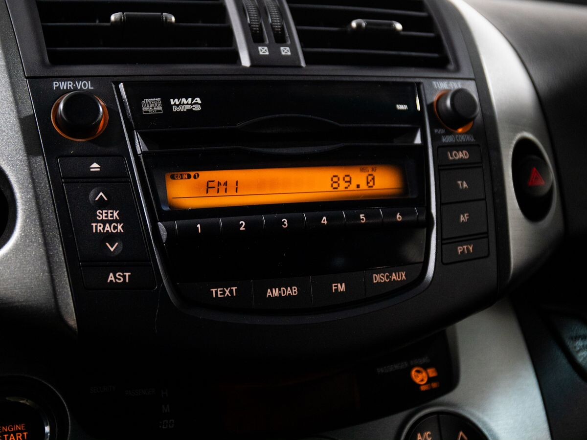 Toyota RAV4 2010 - фото автомобиля