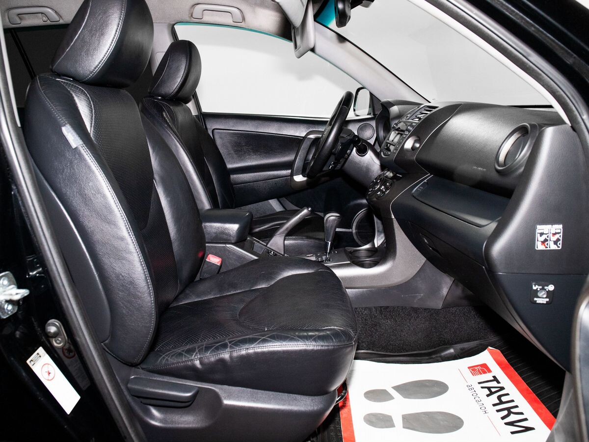 Toyota RAV4 2010 - фото автомобиля