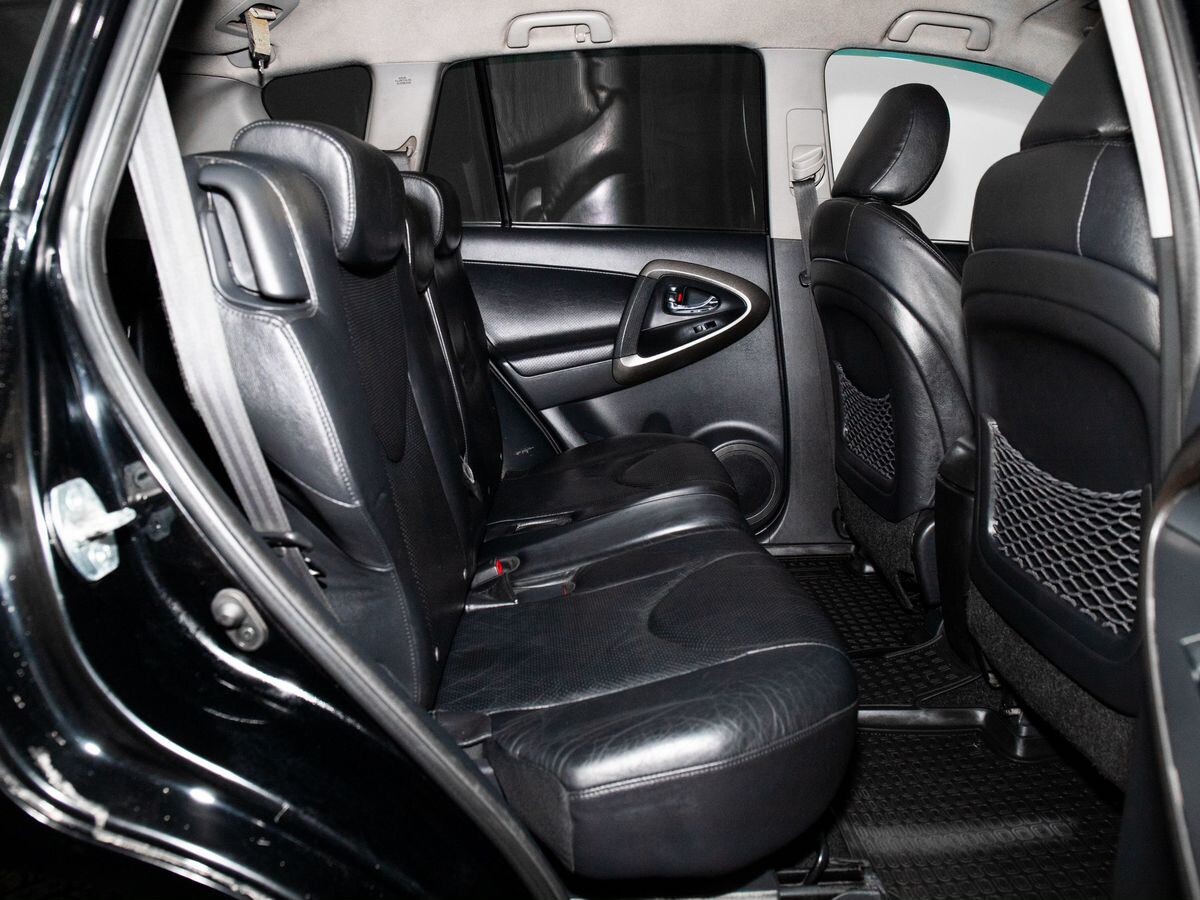 Toyota RAV4 2010 - фото автомобиля