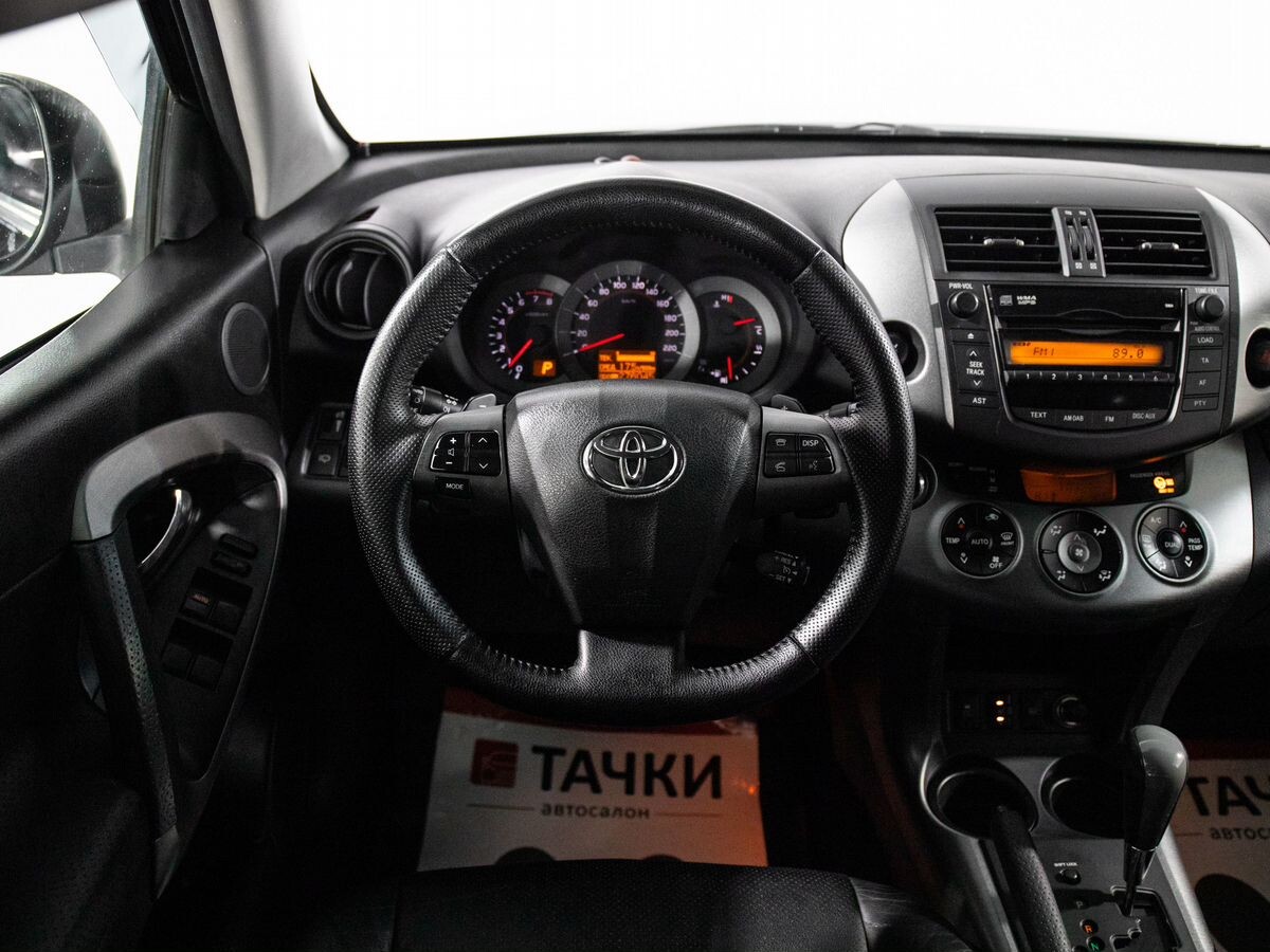 Toyota RAV4 2010 - фото автомобиля