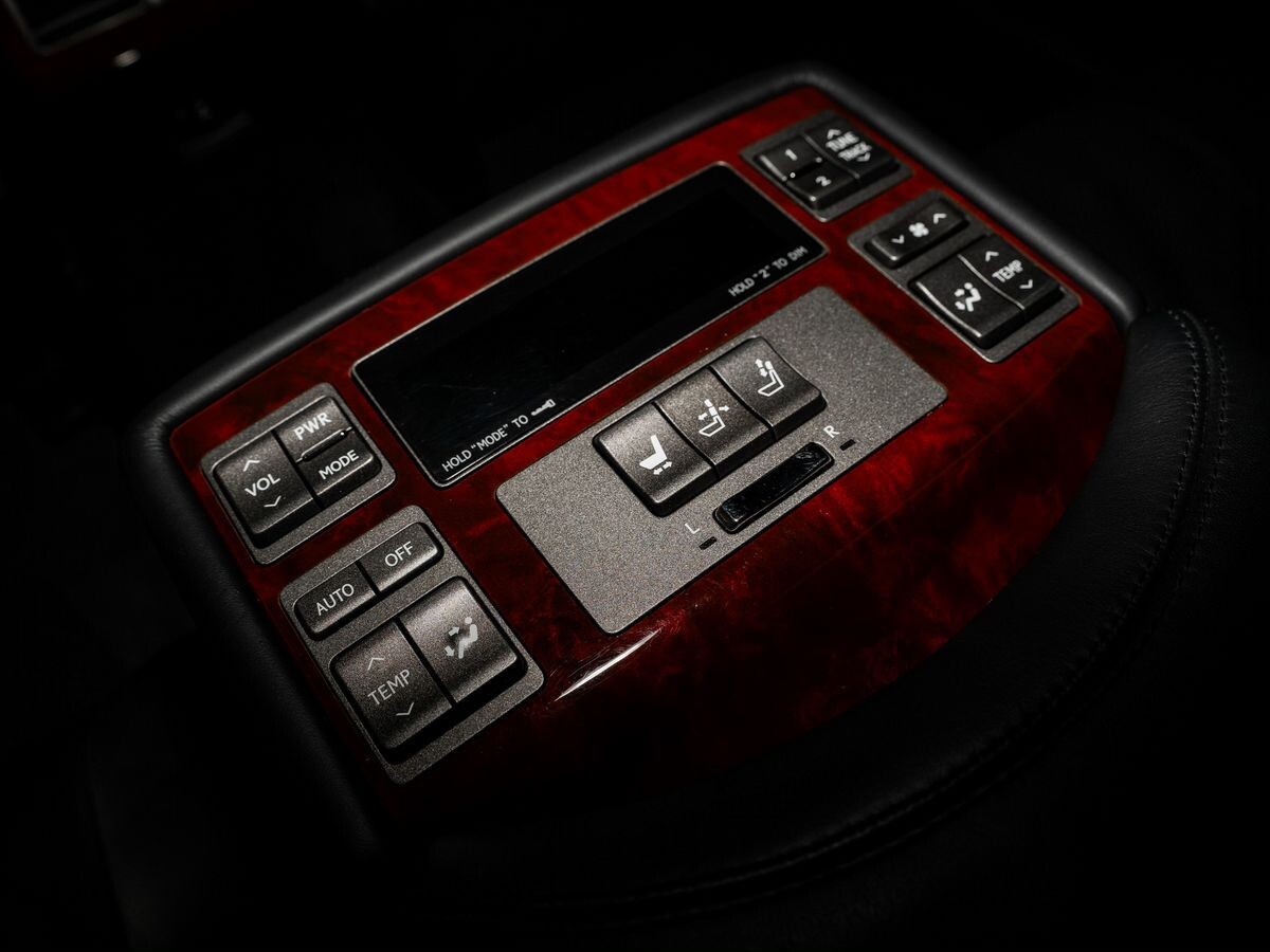 Lexus LS 2008 - фото автомобиля