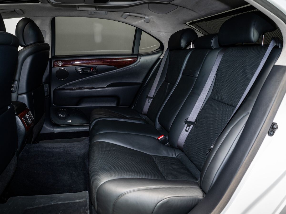 Lexus LS 2008 - фото автомобиля