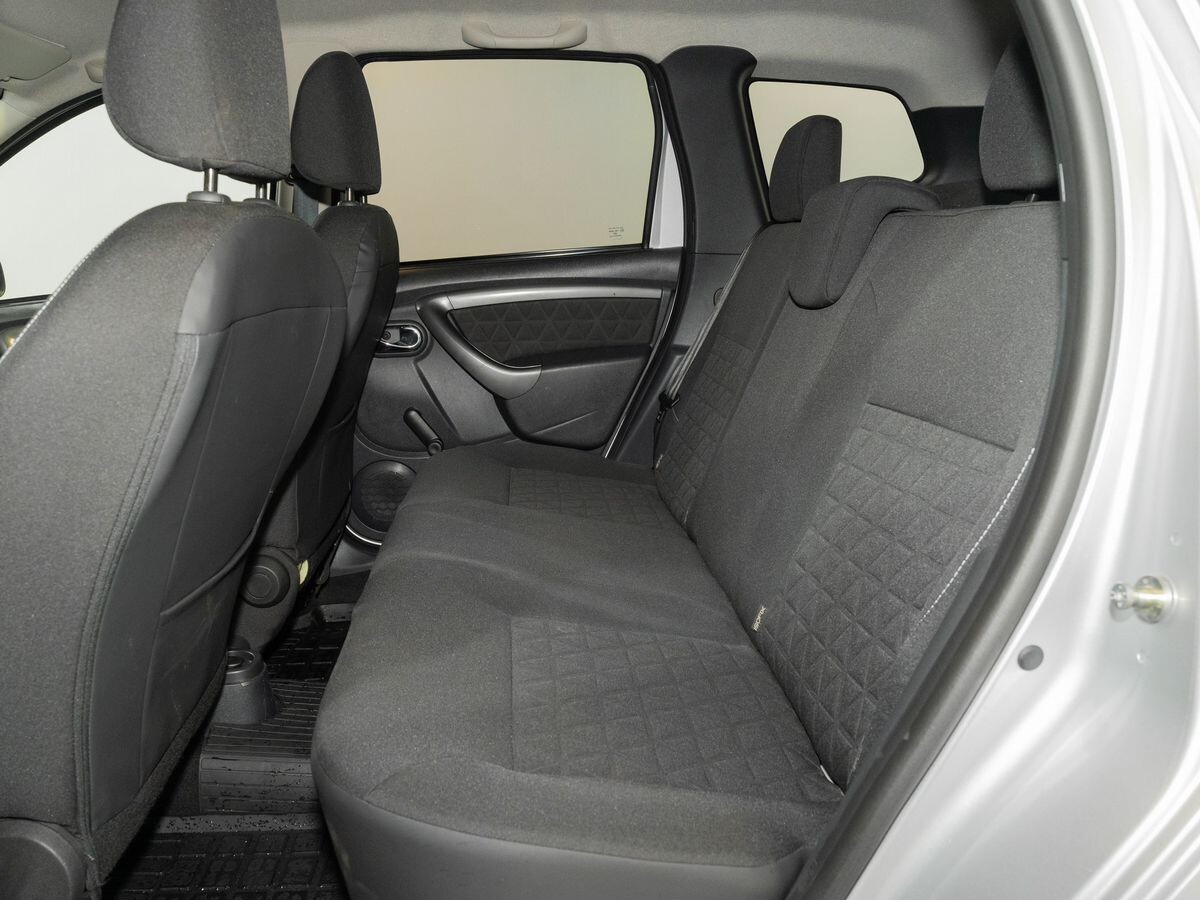 Renault Duster 2017 - фото автомобиля