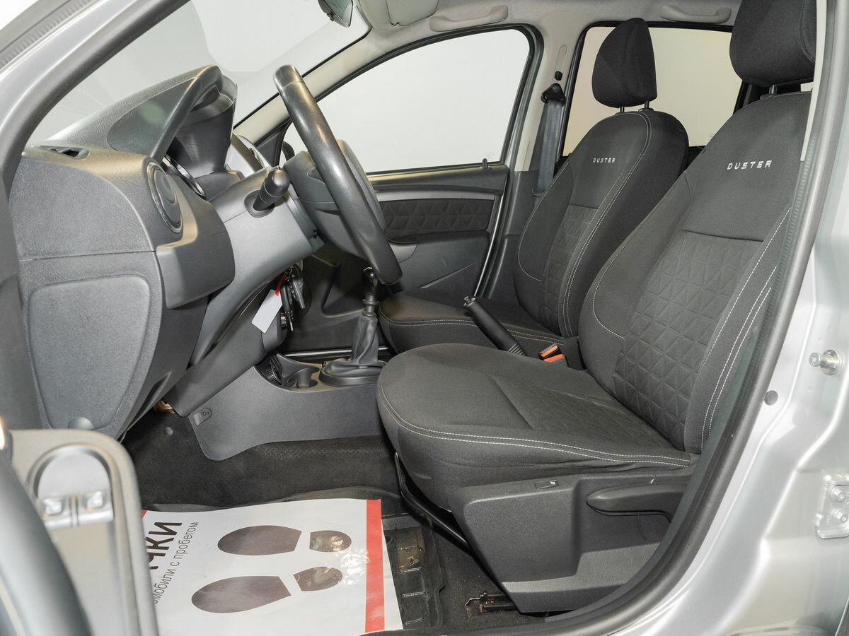 Renault Duster 2017 - фото автомобиля