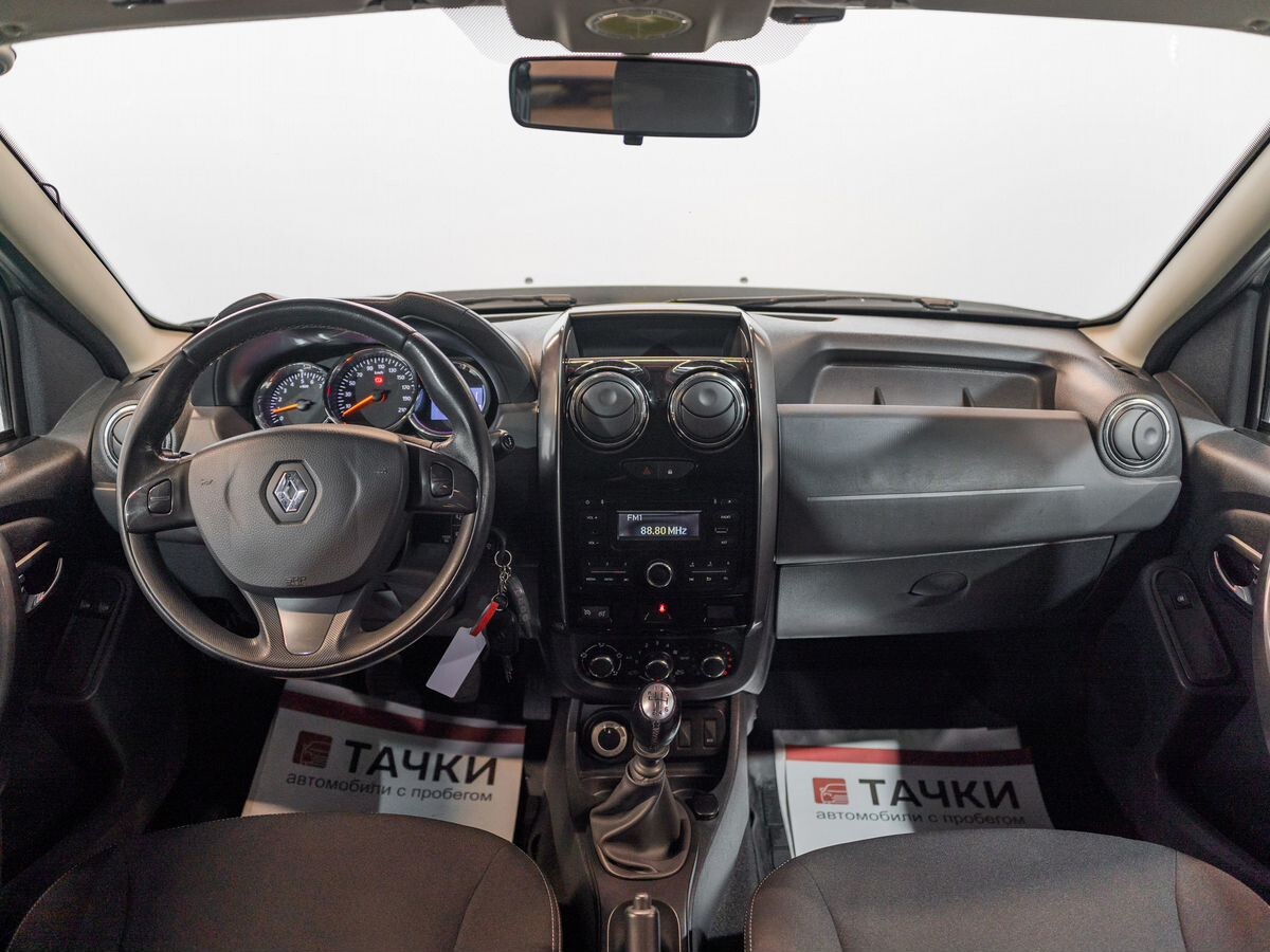 Renault Duster 2017 - фото автомобиля