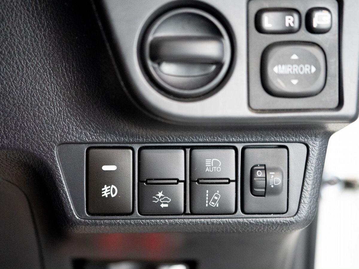 Toyota Corolla 2018 - фото автомобиля