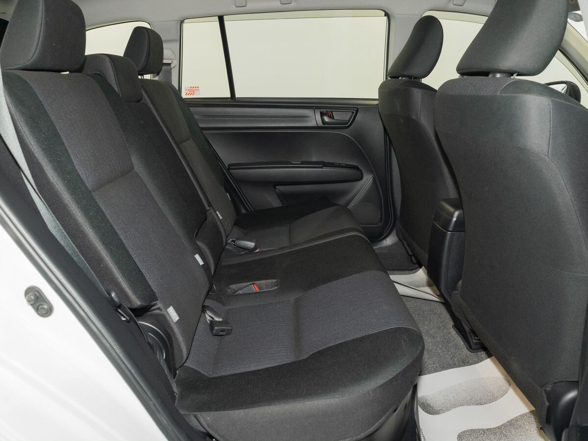 Toyota Corolla 2018 - фото автомобиля