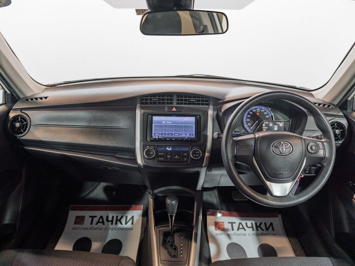 Toyota Corolla 2018 - фото автомобиля