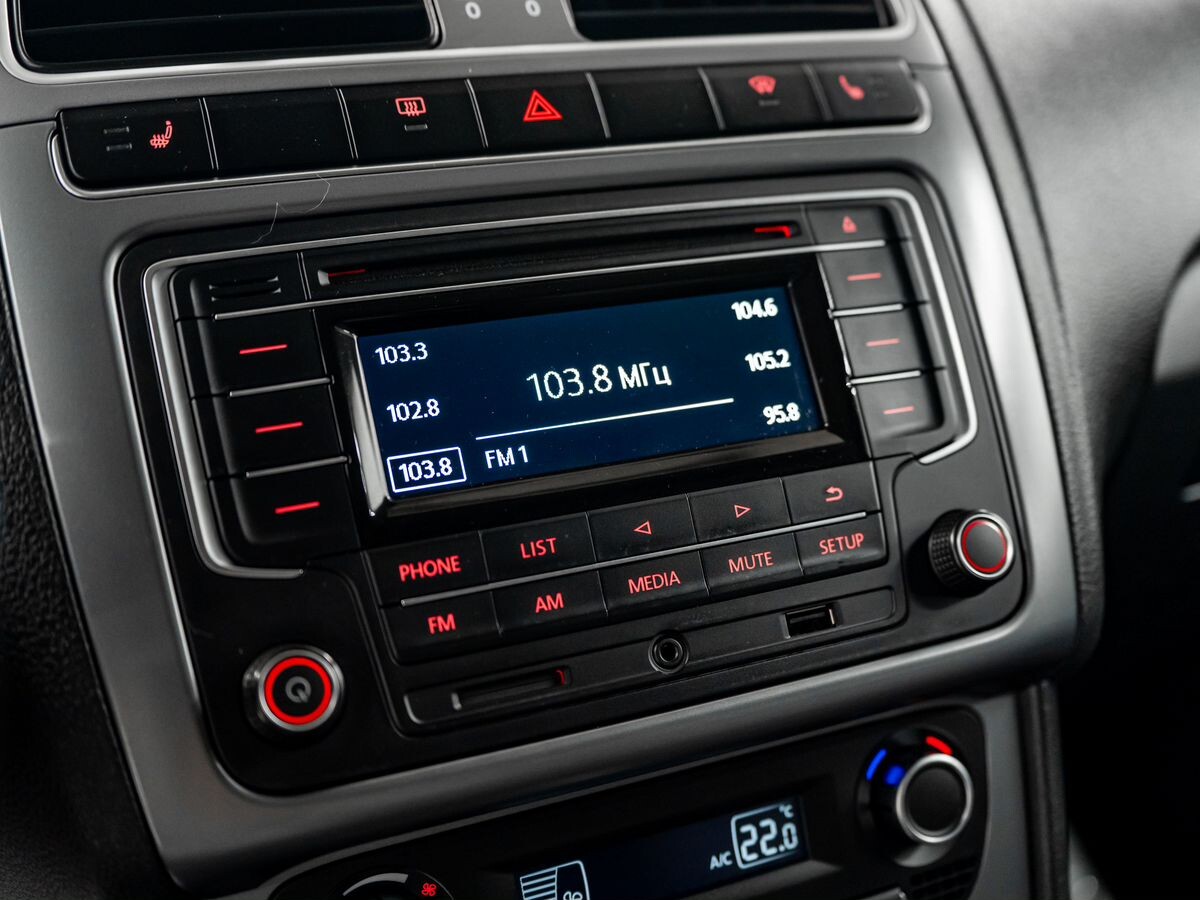 Volkswagen Polo 2016 - фото автомобиля