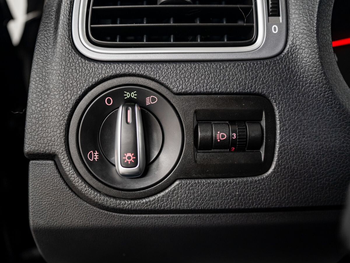 Volkswagen Polo 2016 - фото автомобиля