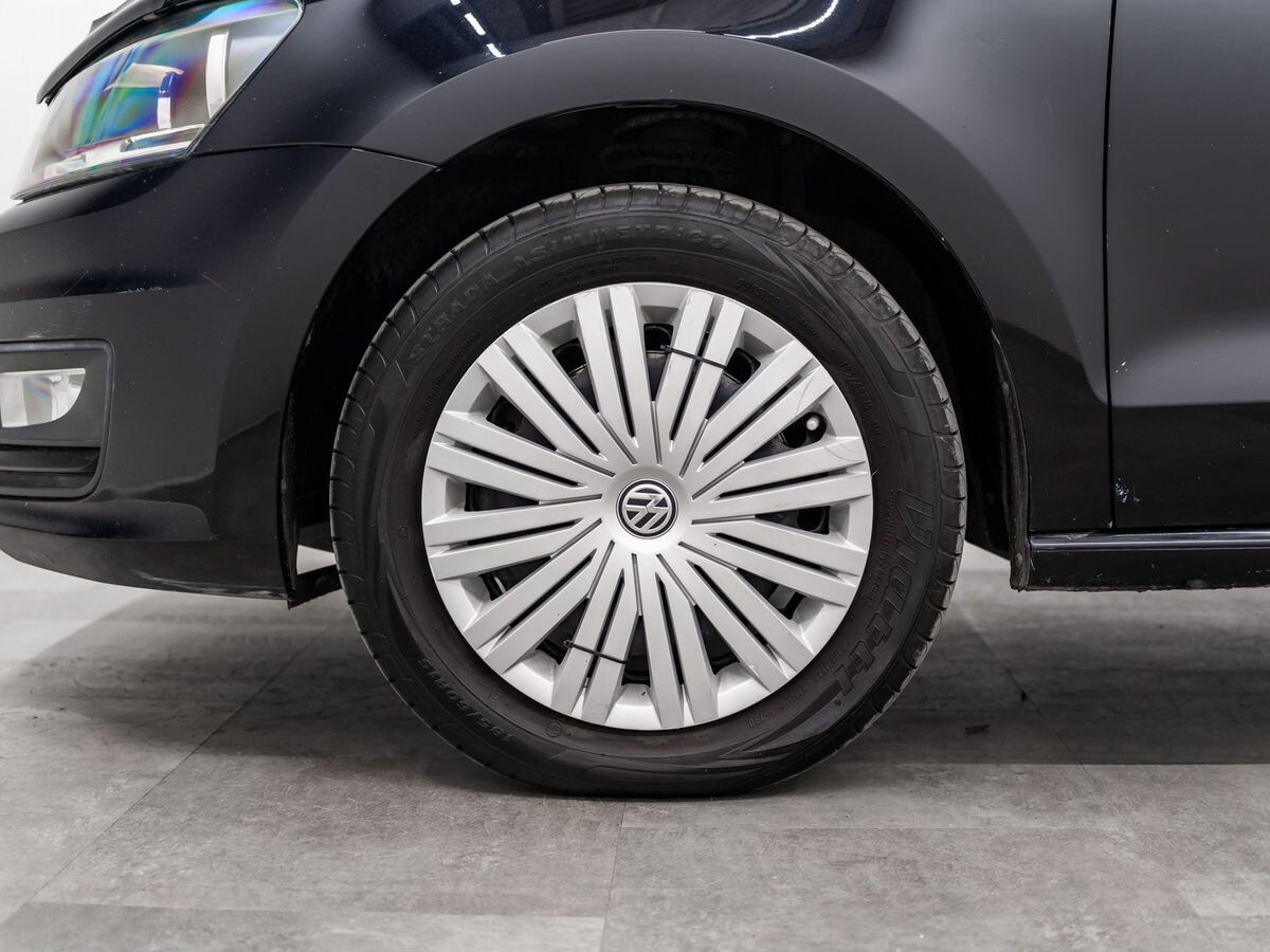 Volkswagen Polo 2016 - фото автомобиля