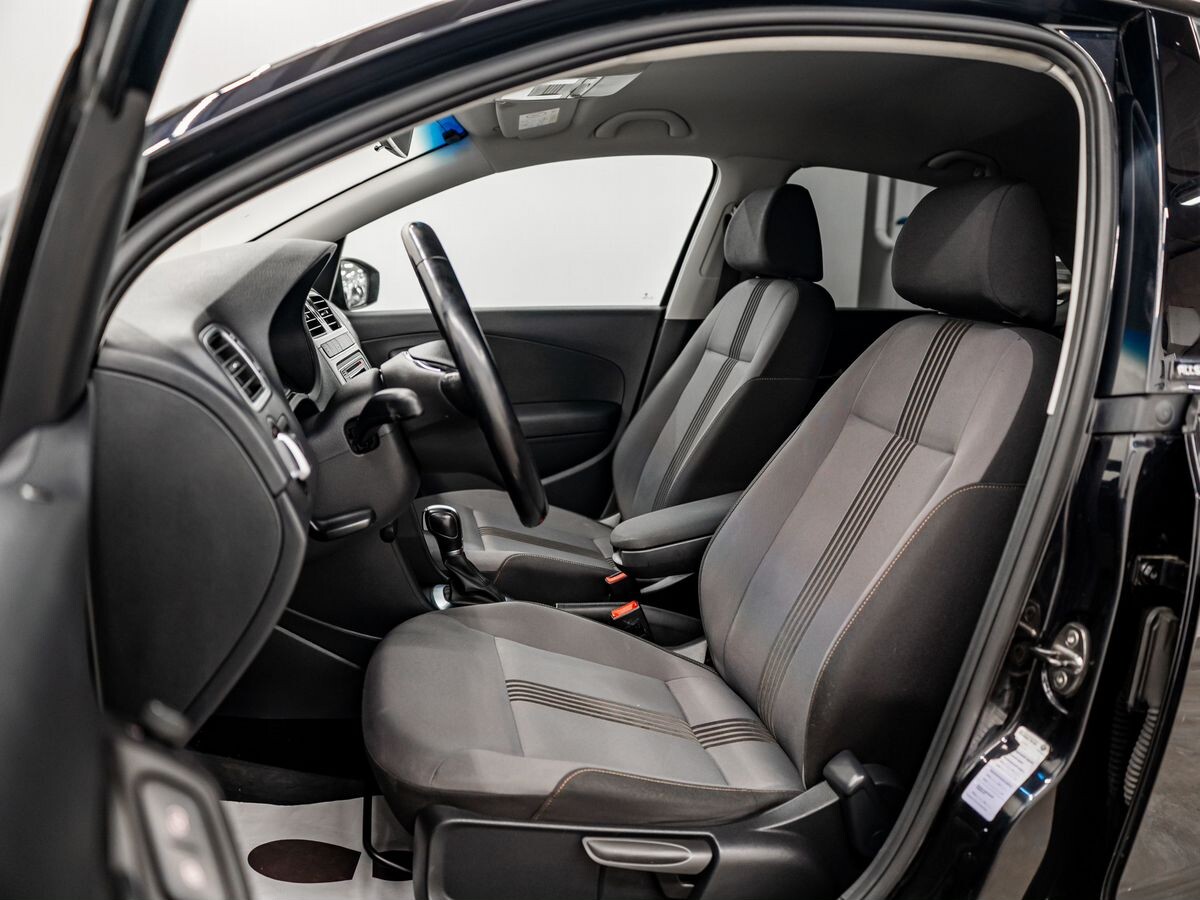 Volkswagen Polo 2016 - фото автомобиля