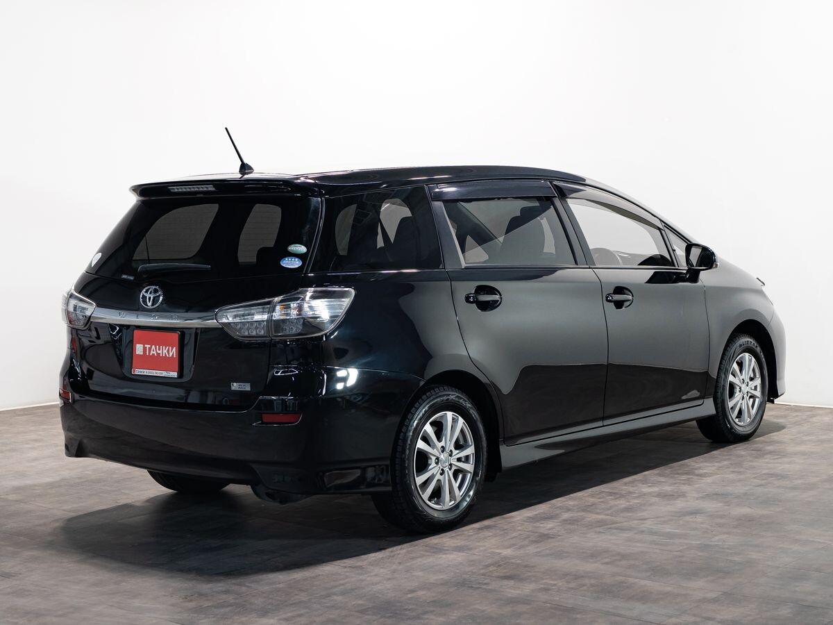Toyota Wish 2015 - фото автомобиля