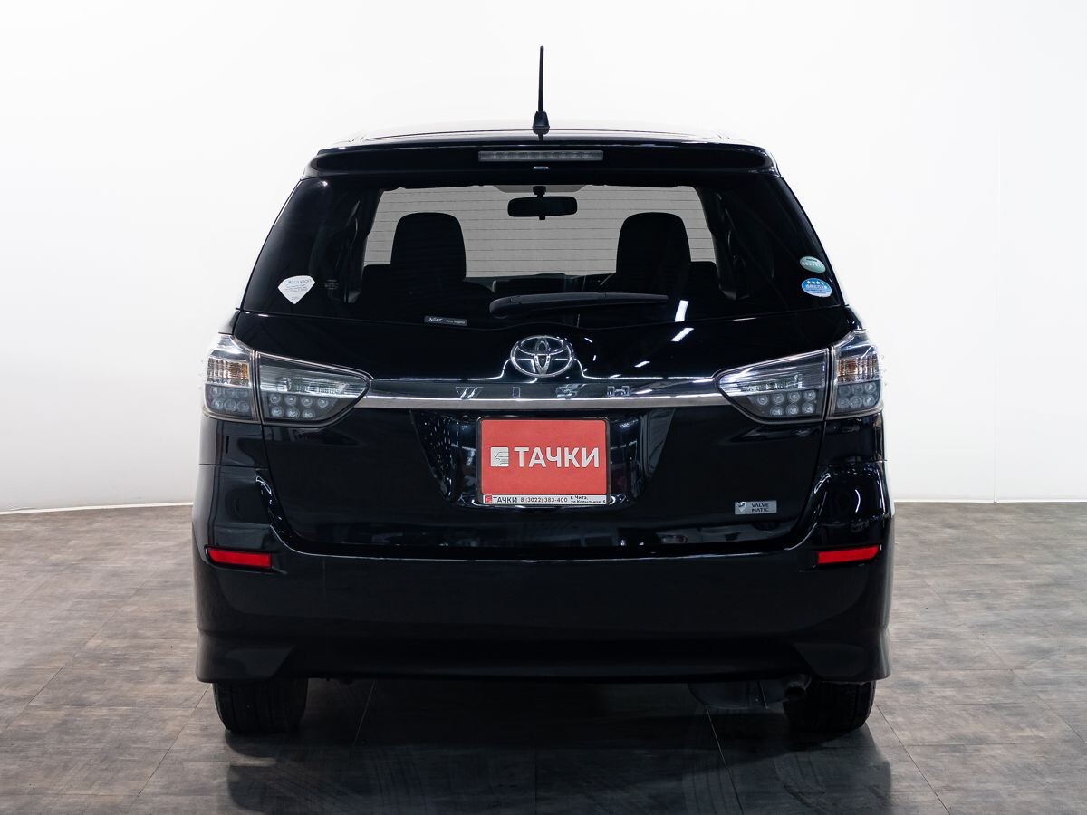 Toyota Wish 2015 - фото автомобиля