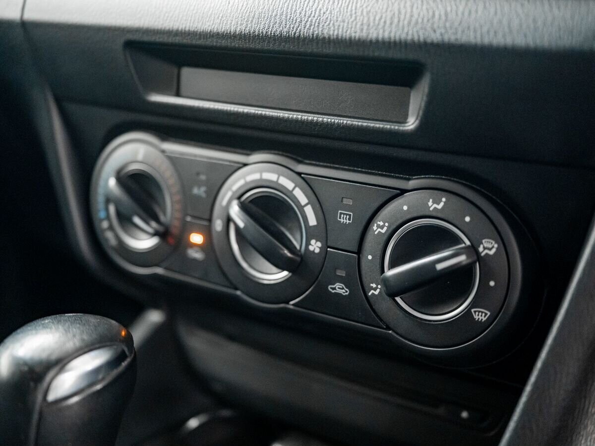 Mazda Axela 2013 - фото автомобиля