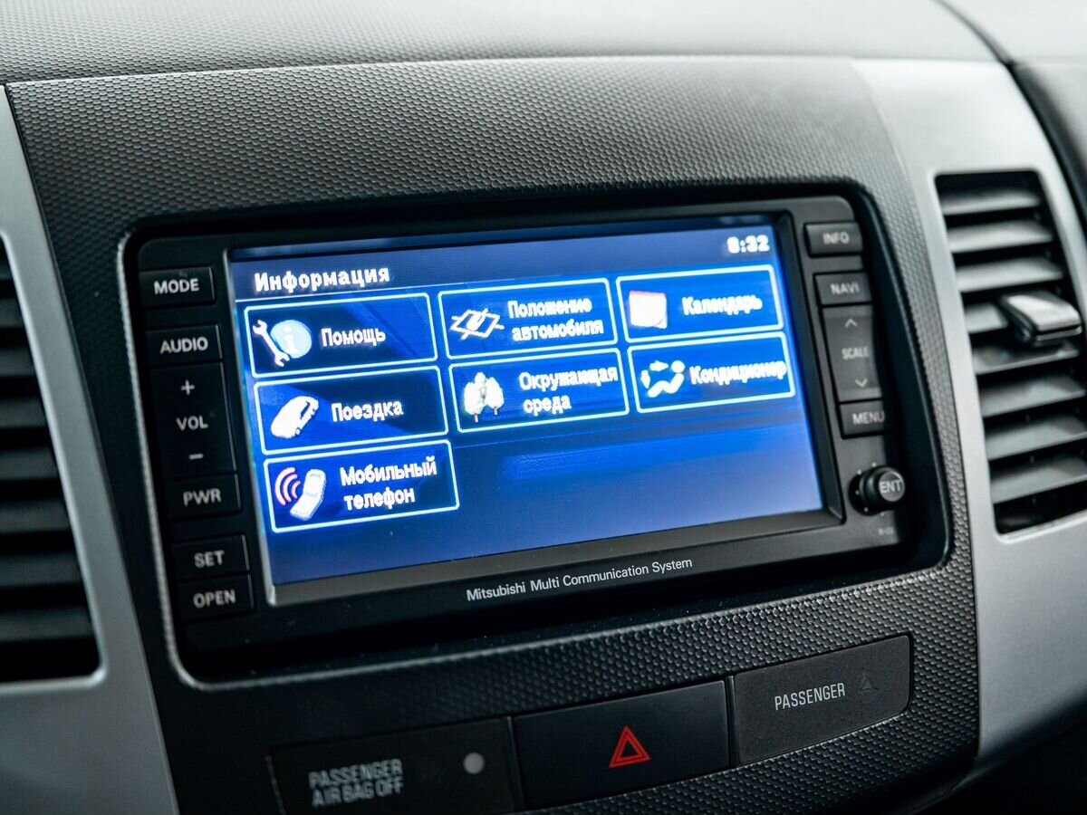 Mitsubishi Outlander 2012 - фото автомобиля