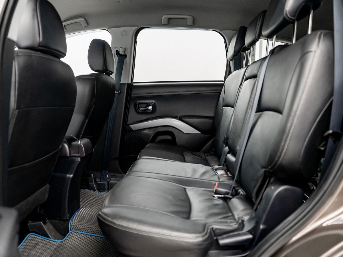 Mitsubishi Outlander 2012 - фото автомобиля