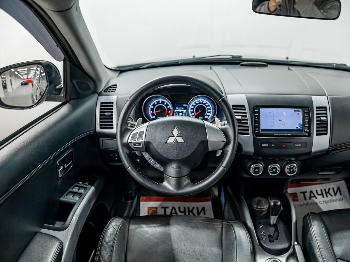 Mitsubishi Outlander 2012 - фото автомобиля